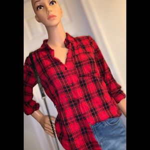 ✨ Red/Black Long Sleeve Flannel W Blue Stripe